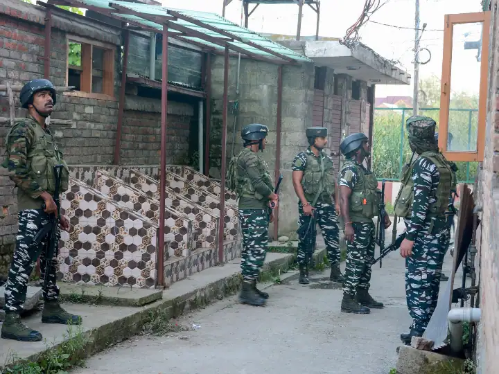 3 terrorists involved in killing of migrant laborer arrested in Bandipora, Pak handler was giving orders