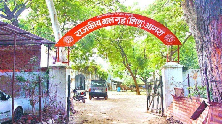 Agra News: After the illness, the innocent had been left behind, now life also got upset, died during treatment