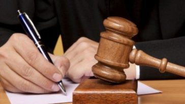 Allahabad High Court: Issuance of non-bailable warrant wrong without following the earlier procedure