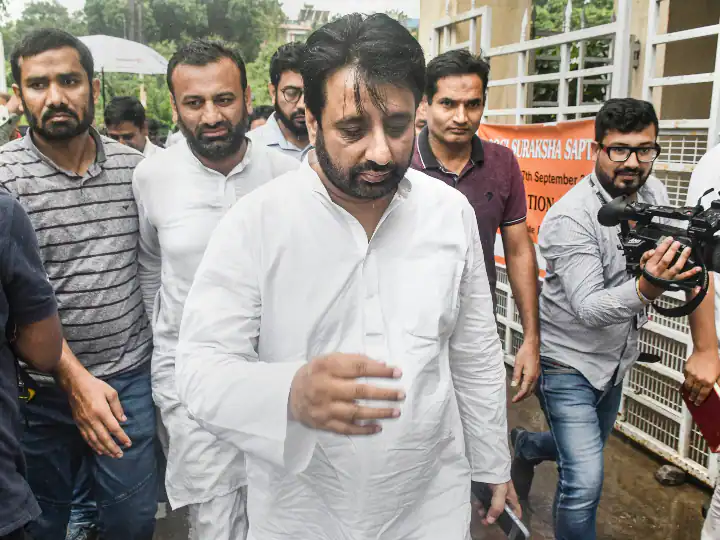 Anti Corruption Bureau arrests AAP MLA Amanatullah Khan
