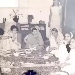 इस फोटो में हैं बॉलीवुड की एवरग्रीन ब्यूटी मधुबाला, बता सकते हैं कहां? भीड़ में जो पहचान ले वही कहलाएगा पक्का फैन