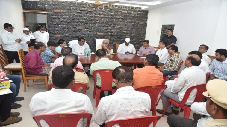 Chhagan Bhujbal |  Complete the Panchnama of damaged crops early: Chhagan Bhujbal |  Navabharat