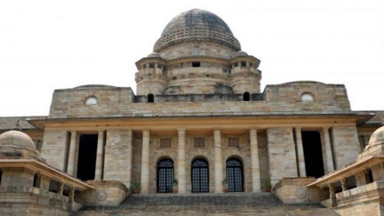 Contempt Notice |  Contempt notice to Municipal Commissioner, High Court seeks reply in 3 weeks  Navabharat