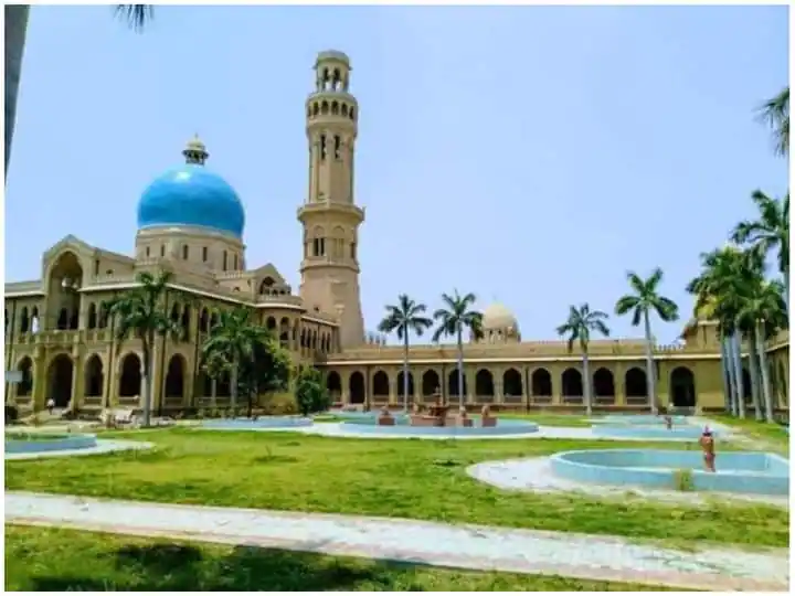 FIR against more than 100 students of Allahabad University, protesting against fee hike