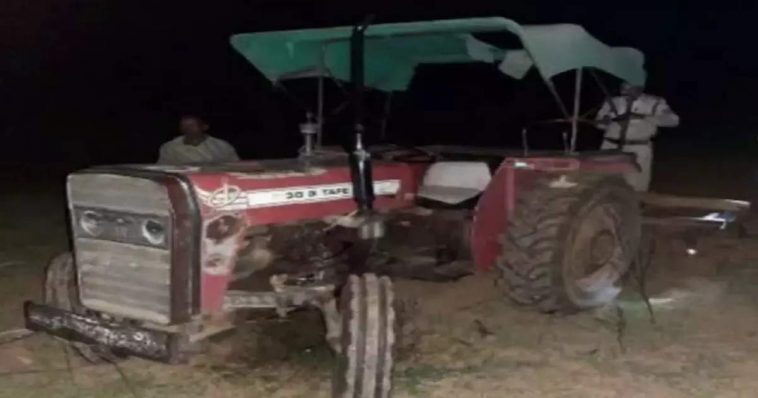 Finance tractor ghetla, tyach tractor basoon vasuli agent pregnantla chirdal...