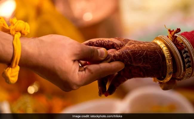 'Her husband used to be a woman', after 8 years of marriage, this strange truth came in front of the married woman