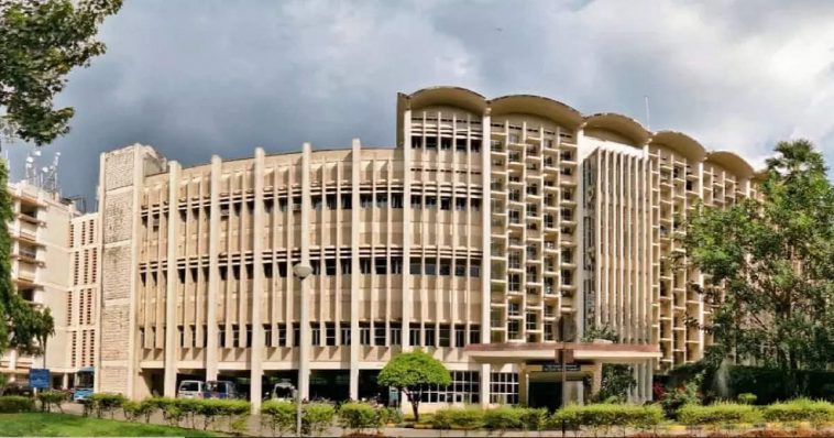 Hostelmdheel Mulinchya Bathroommedhe Dokavoon Pahananyala Attock, IIT Bombay Middle Shocking Type