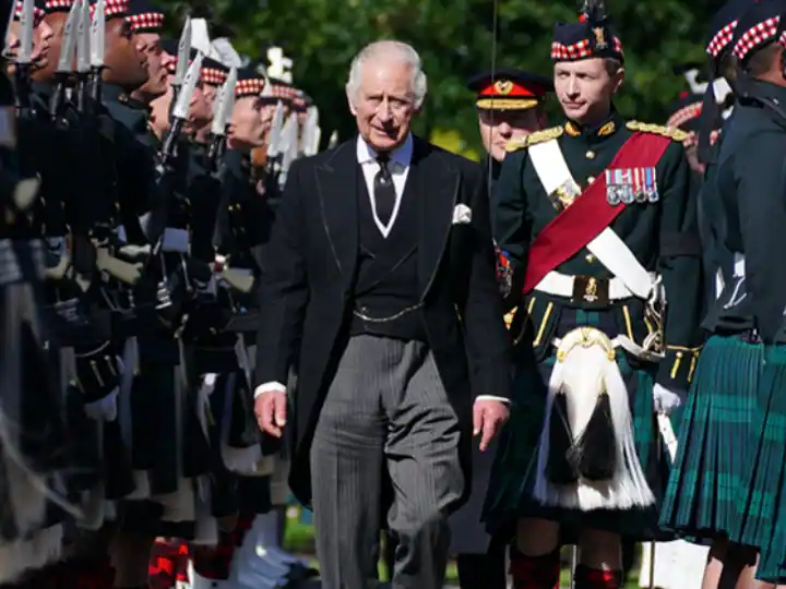 How to get succession in British monarchy, how Prince becomes King, story is long