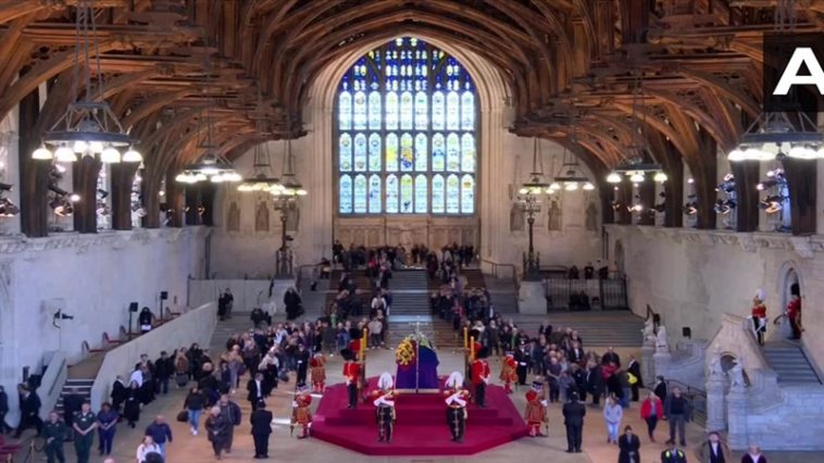 London: President Draupadi Murmu pays tribute to Queen Elizabeth II at Westminster Hall
