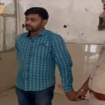 Mitransobat mioon aaplyach abapnacha cut rachala, wifekade khandani magitali other