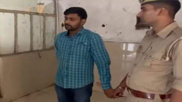 Mitransobat mioon aaplyach abapnacha cut rachala, wifekade khandani magitali other