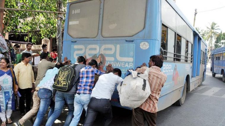 PMP Buses |  Breakdown of 55 buses on the roads every day in Pune |  Navabharat