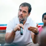 Rahul Gandhi was seen driving the boat, you also see the speed of the rudder