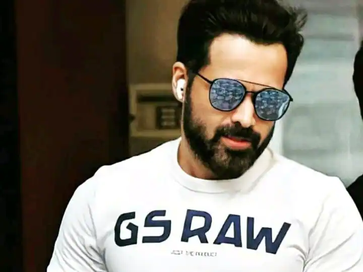 Stone pelted on Emraan Hashmi in Kashmir, stone pelter arrested