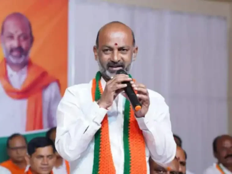 TRS government on ventilator, will fall soon... State BJP president captive Sanjay Kumar's attack on KCR