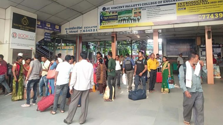Trains Late |  Trains running late by 6 to 12 hours, passengers forced to spend the night at the station.  Navabharat